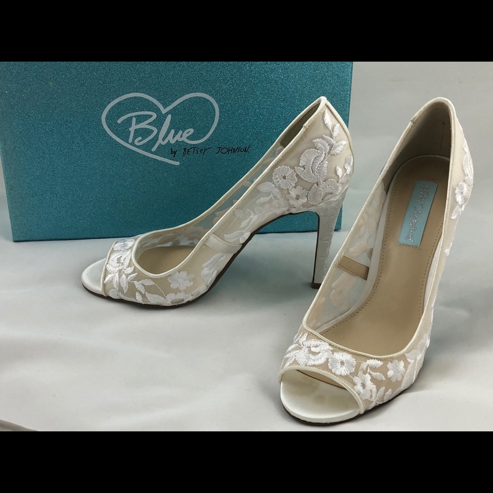 Betsy Johnson Embroidered Ivory Fabric Heels